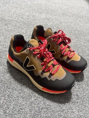 Size 7 - Veja Basalte Fitz Roy Trek Shell Women’s Running Hiking Outdoor Shoes